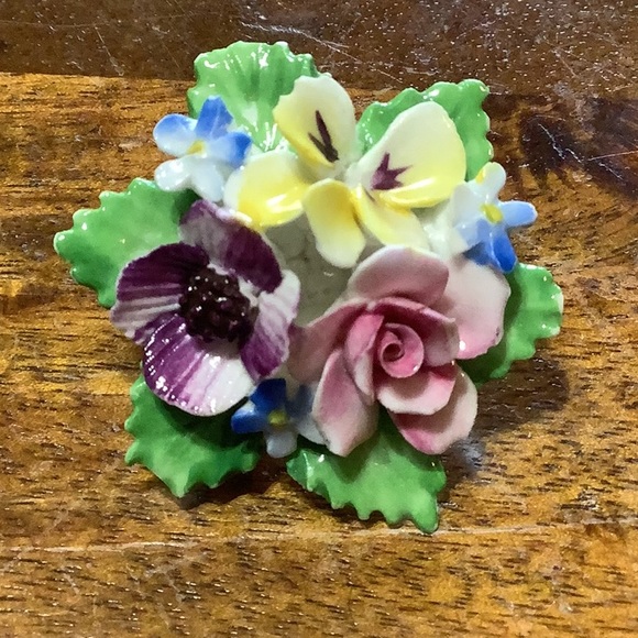 PORCELAIN FLORAL ENGLISH PIN - Picture 1 of 5